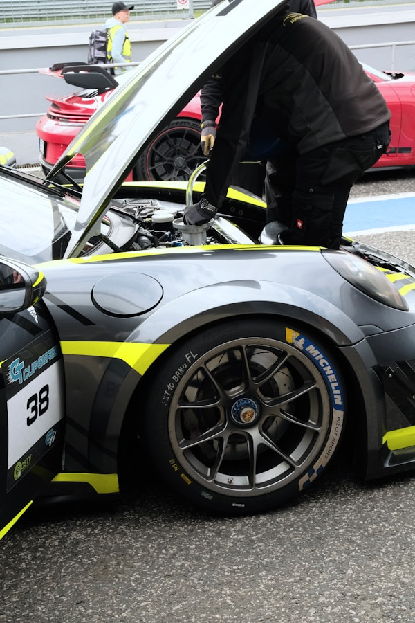 Performance auto brand branding