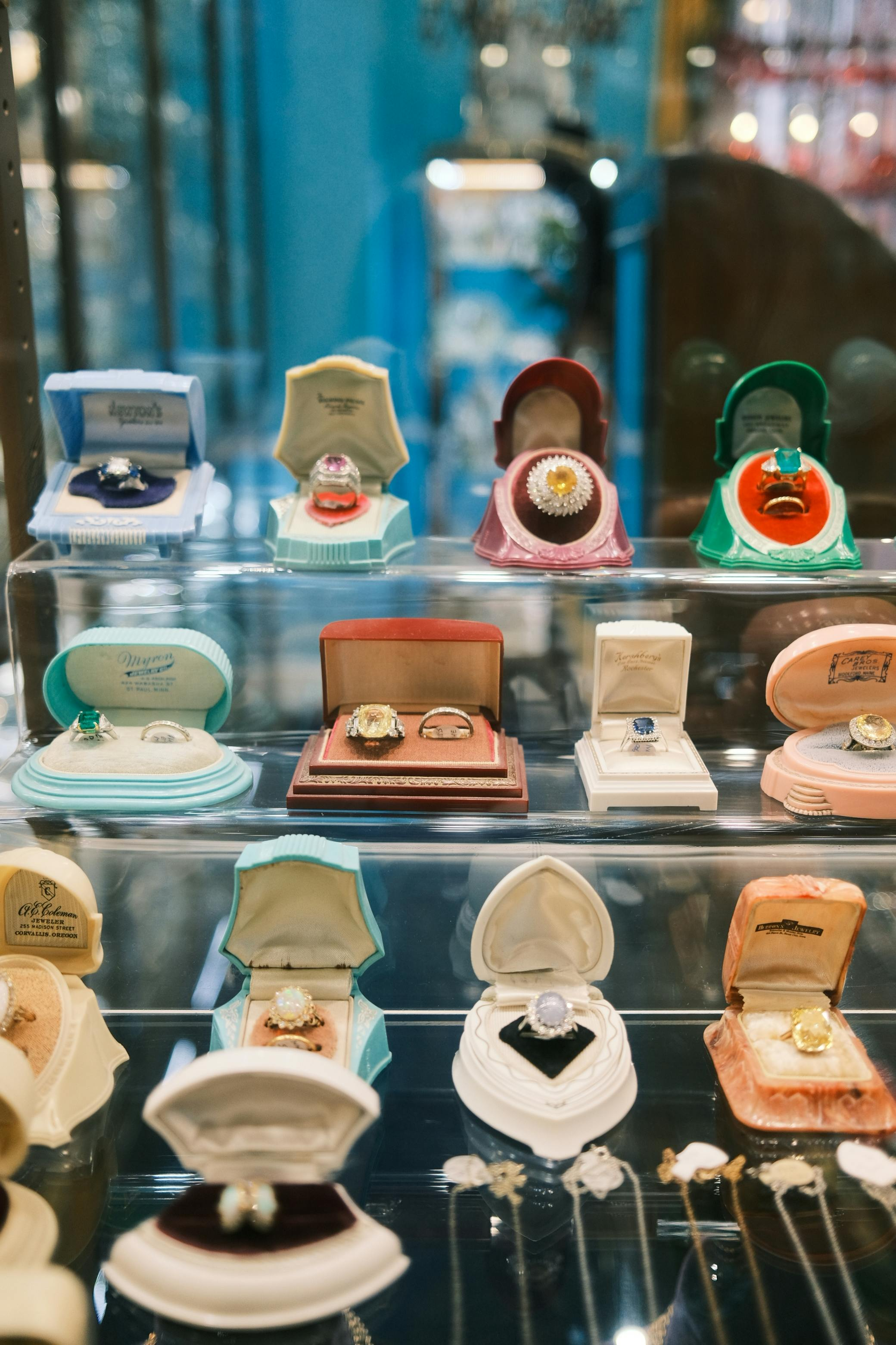 Online Jewelry Stores branding