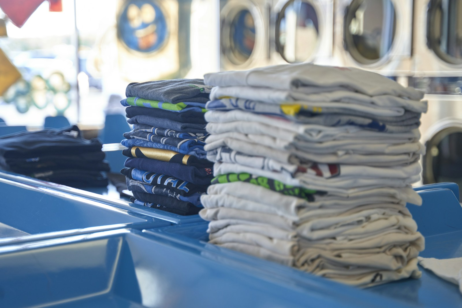 Wash and fold service branding