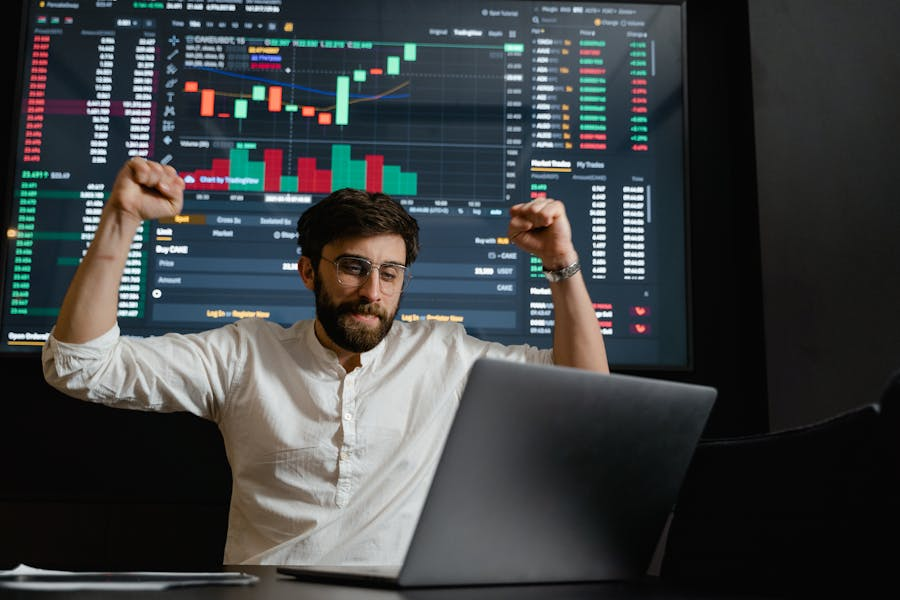 Market analysis platform logo design